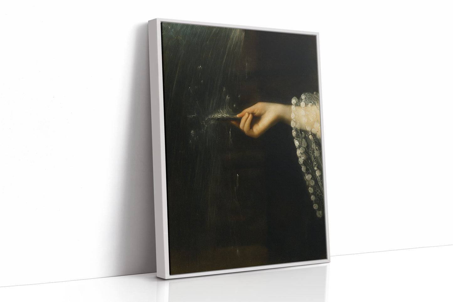 The Painter’s Sleeve in Moonlight