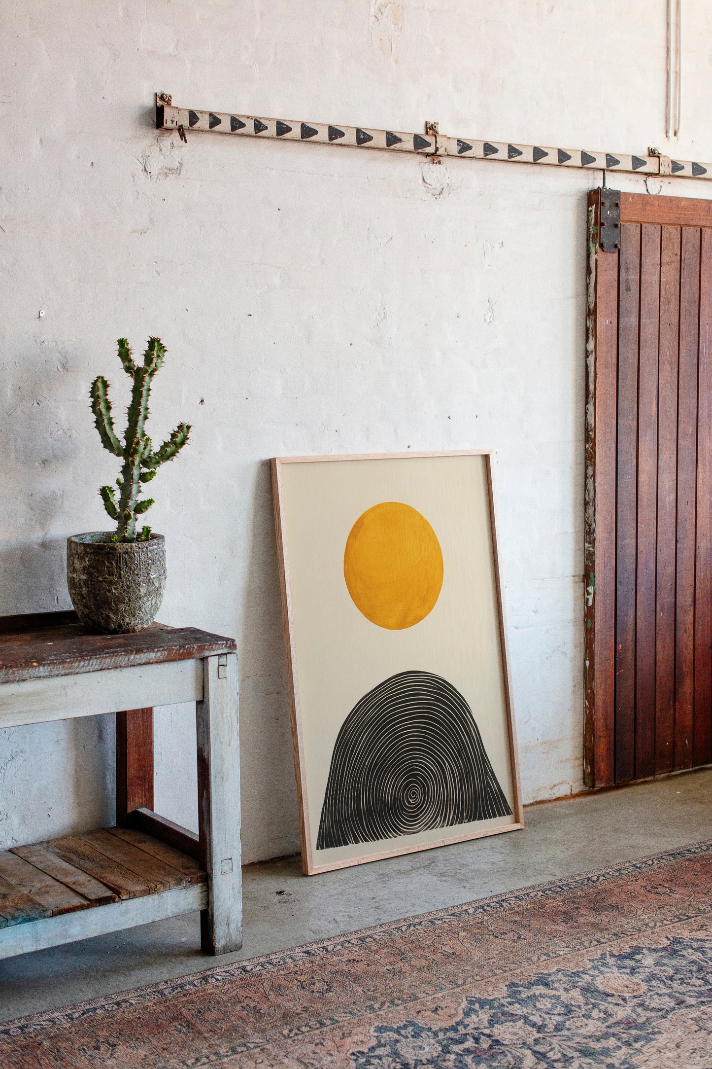 Solar Balance in Black and Gold