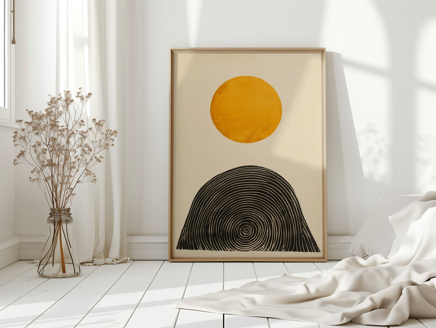 Solar Balance in Black and Gold
