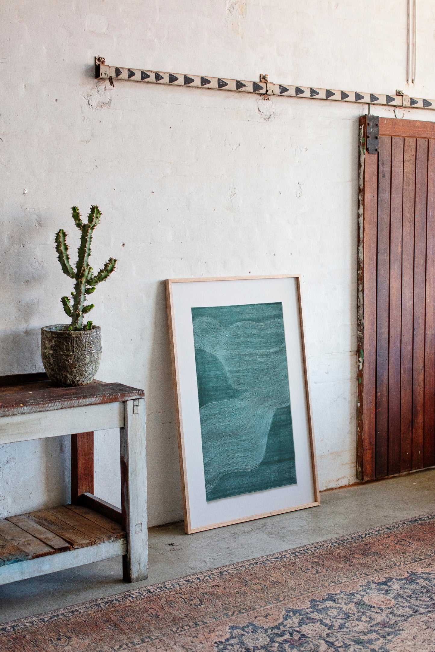 Tides Flow In Emerald Lines