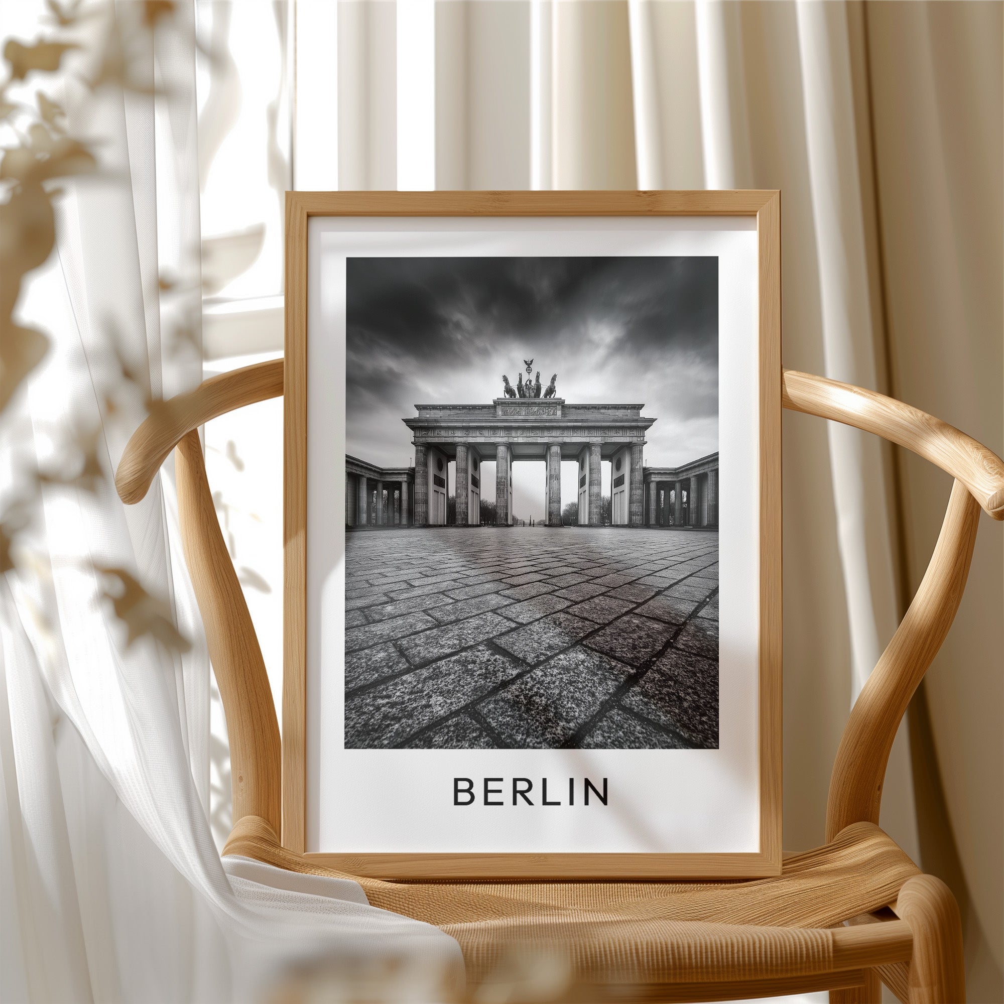 Brandenburg Gate, Empty Square
